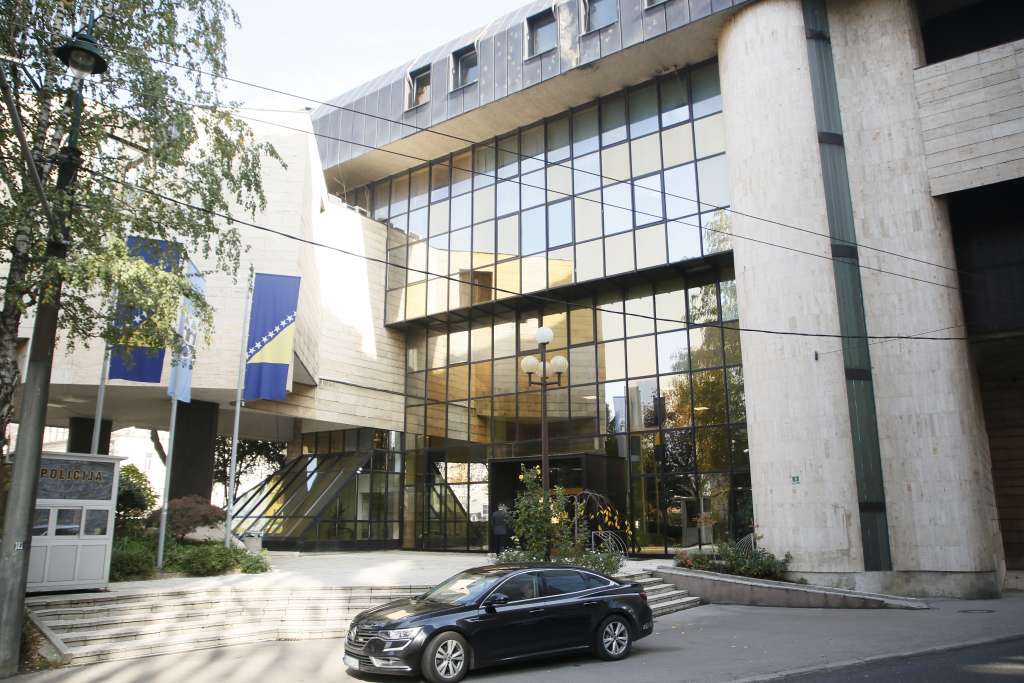 NOVI POSLANICI PREDSTAVNIČKOG DOMA PARLAMENTA FBIH DANAS PREUZIMAJU MANDATE