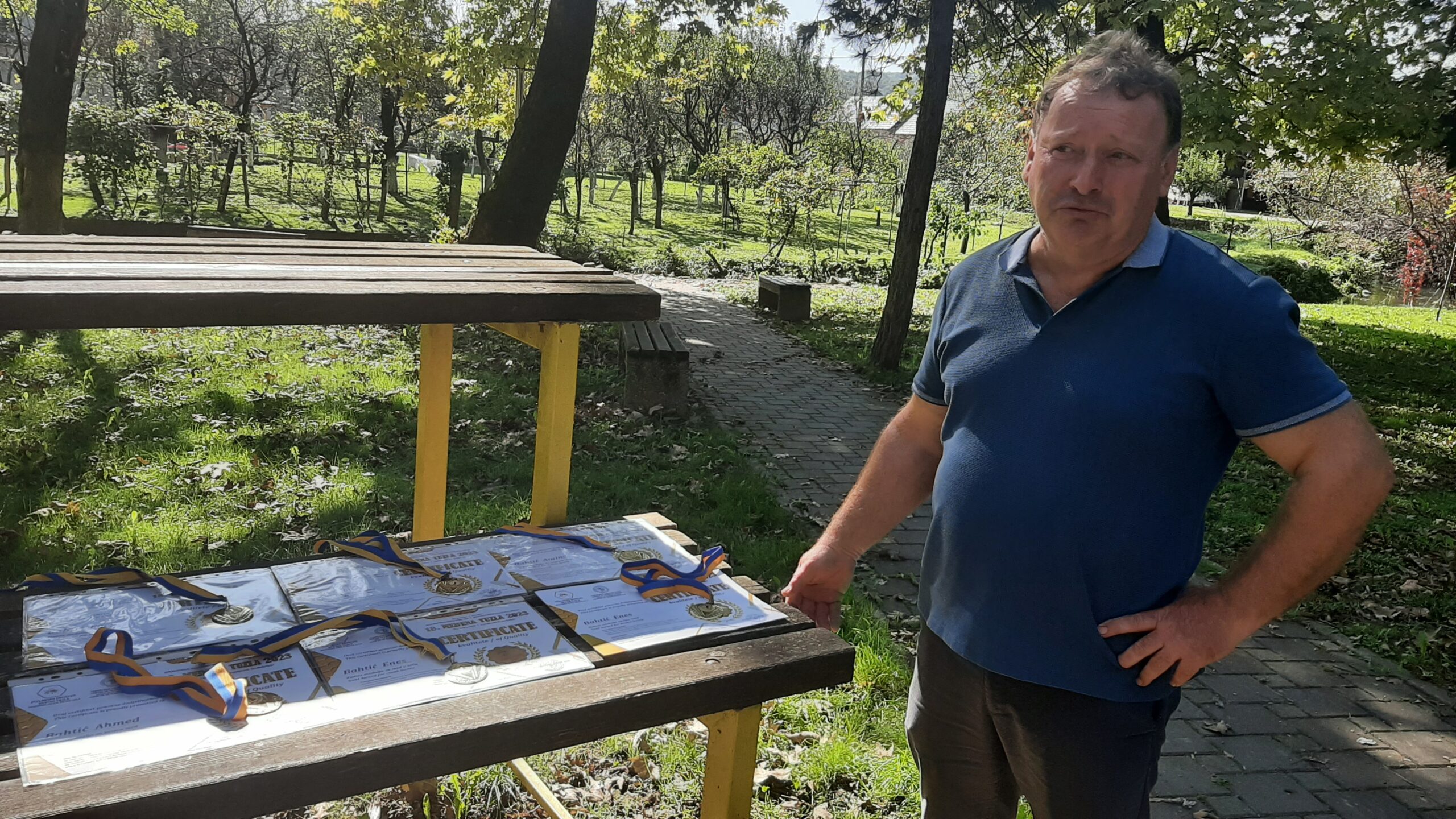 ZLATNE MEDALJE ZA KVALITET MEDA STIGLE U SANSKI MOST ZLATNE MEDALJE ZA KVALITET MEDA STIGLE U SANSKI MOST