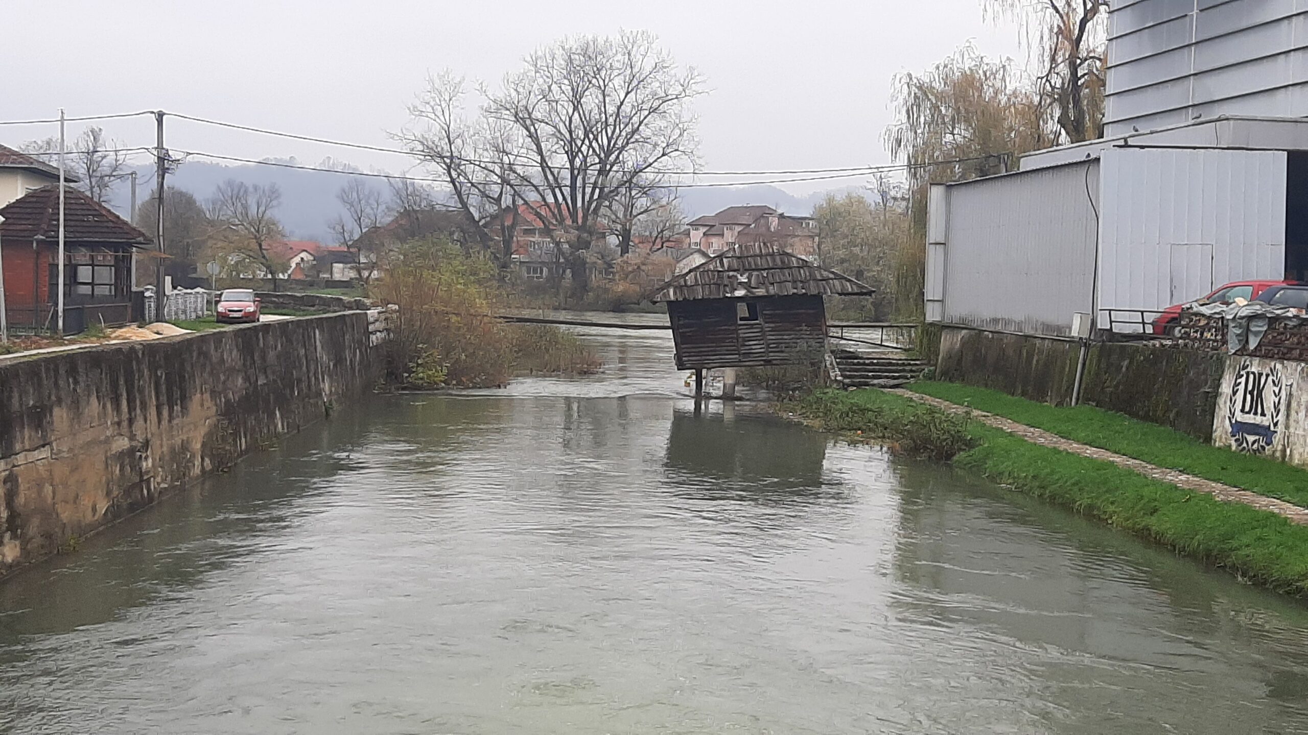 OBILNIJE PADAVINE IZAZVALE NAGLI PORAST VODOSTAJA OBILNIJE PADAVINE IZAZVALE NAGLI PORAST VODOSTAJA