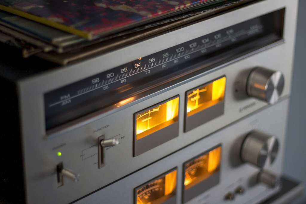 RAK: U BIH DANAS SE EMITUJE UKUPNO 154 RADIJSKIH PROGRAMA