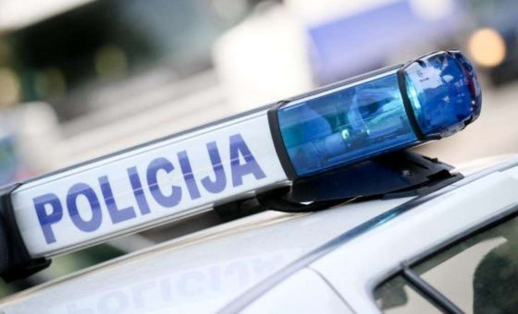 UKRALI JOJ VOZILO ISPRED BOLNICE U MOSTARU PA GA ZAPALILI
