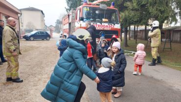 VATROGASCI SE DRUŽILI S MALIŠANIMA