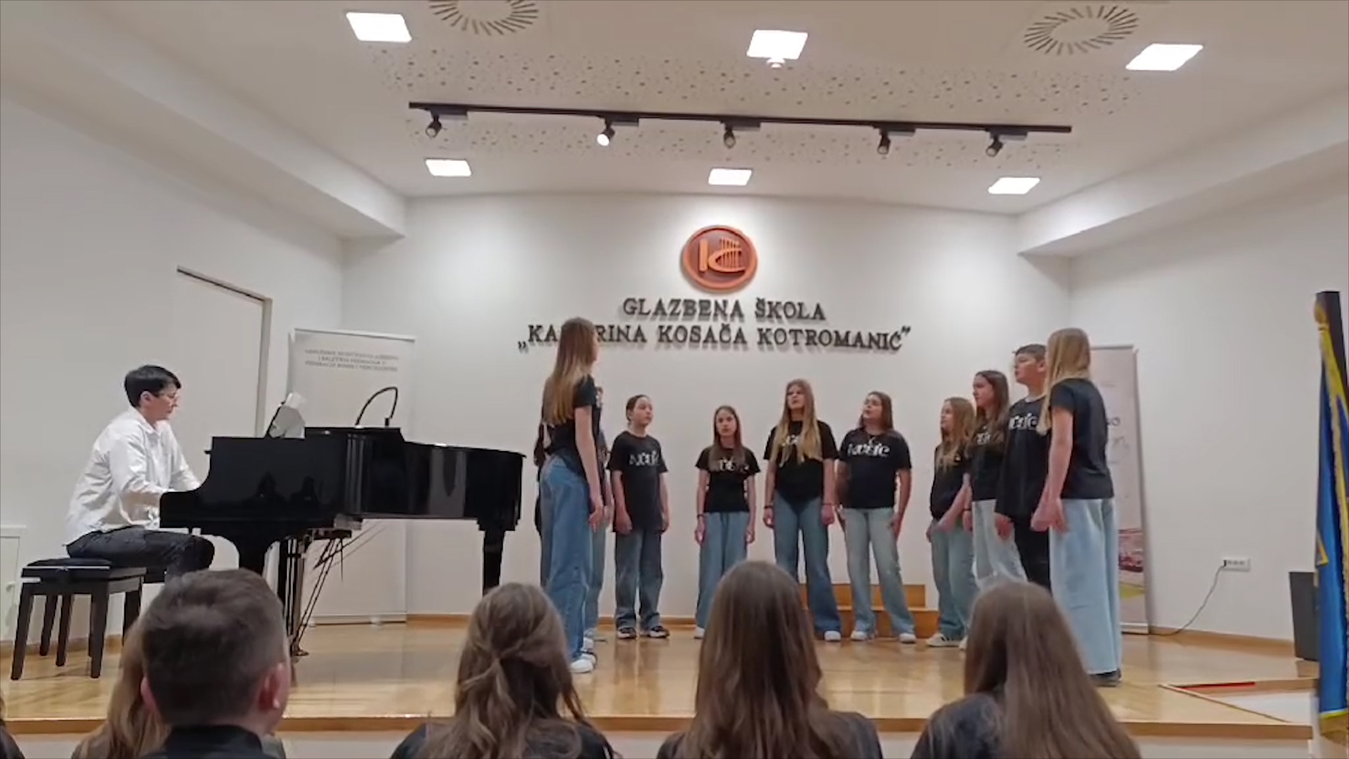 MLADI MUZIČARI DONIJELI SJAJNE NAGRADE SA TAKMIČENJA MLADI MUZIČARI DONIJELI SJAJNE NAGRADE SA TAKMIČENJA
