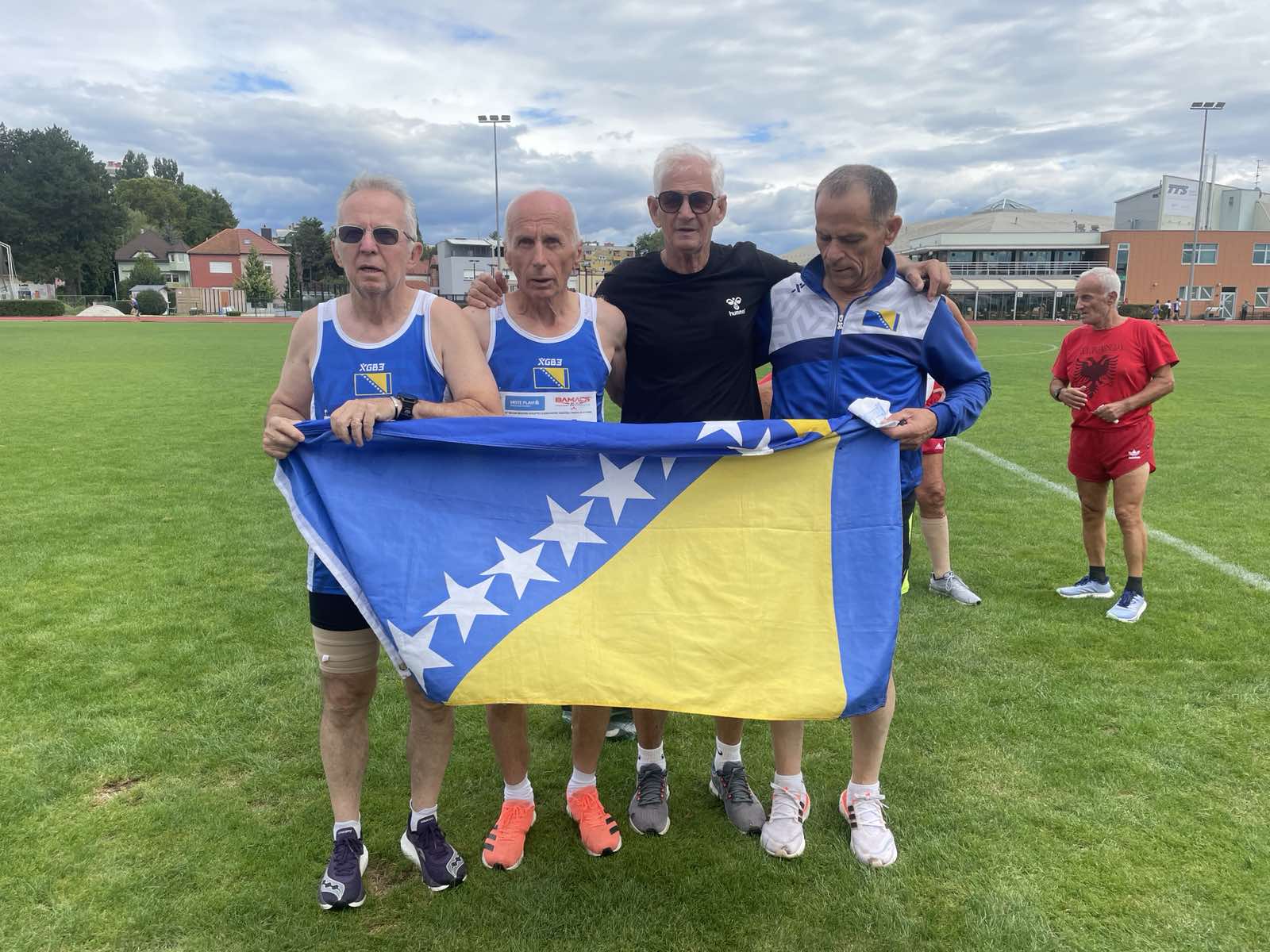EKREM JAKUPOVIĆ OSVOJIO SREBRO U ŠTAFETI 4 X 400 METARA
