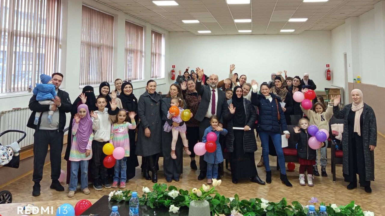 UDRUŽENJE „PORODICE TRI PLUS“ ODRŽALO SASTANAK U SANSKOM MOSTU