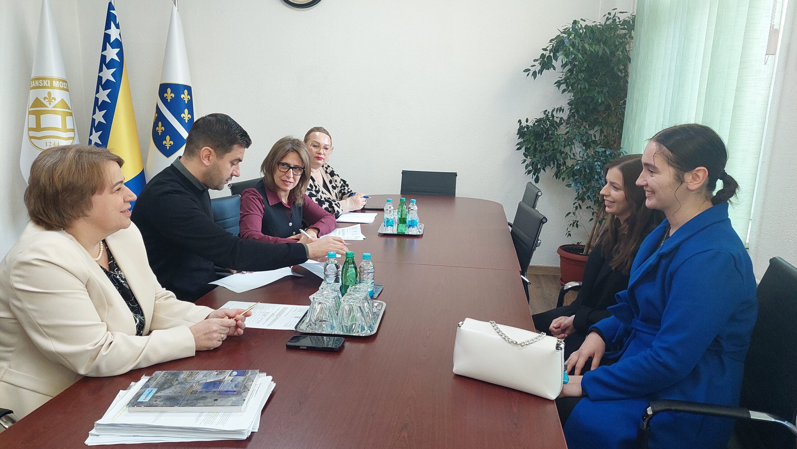 OPĆINA SANSKI MOST DODIJELILA SREDSTVA ZA MOBILNOST MLADIH