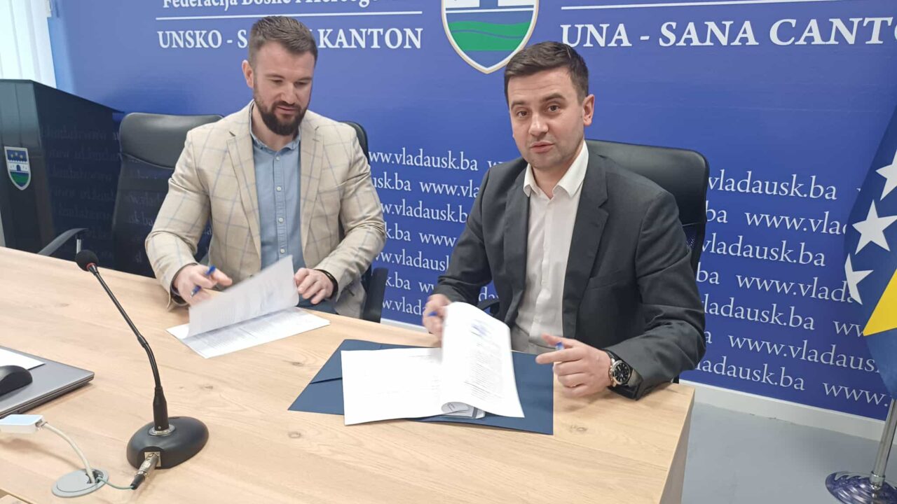 POTPISANI UGOVORI ZA JAČANJE INFRASTRUKTURE I EKOLOŠKIH STANDARDA U USK