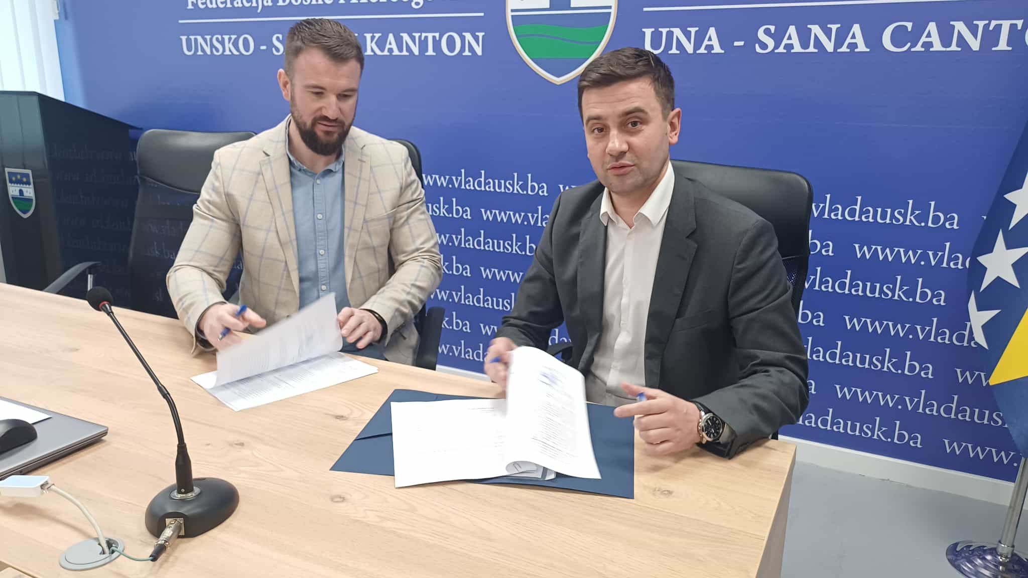 POTPISANI UGOVORI ZA JAČANJE INFRASTRUKTURE I EKOLOŠKIH STANDARDA U USK POTPISANI UGOVORI ZA JAČANJE INFRASTRUKTURE I EKOLOŠKIH STANDARDA U USK